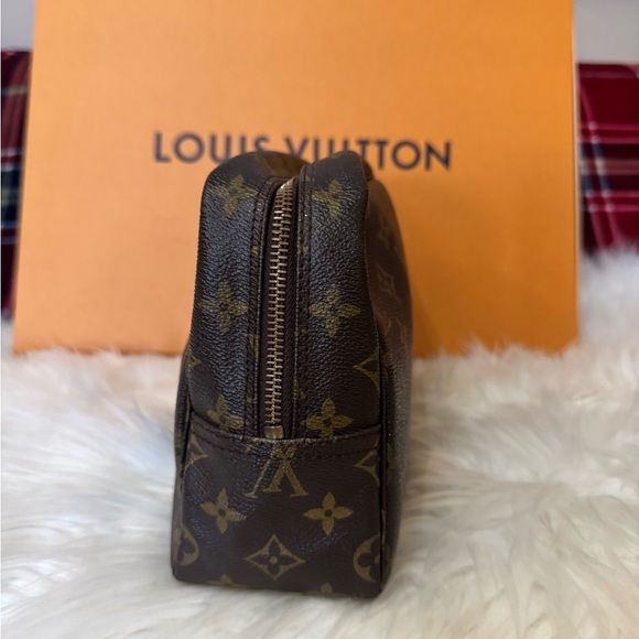 Authentic Louis Vuitton Trousee 28 monogram canvas - Picture 5 of 11